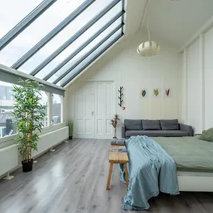  Konukevi Penthouse Dam Square